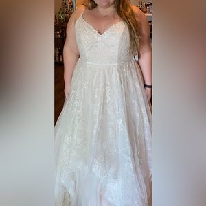 18W David's Bridal Wedding Dress